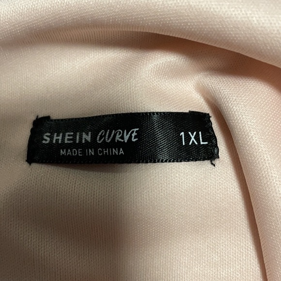 Long light pink lace Dress - Picture 4 of 4